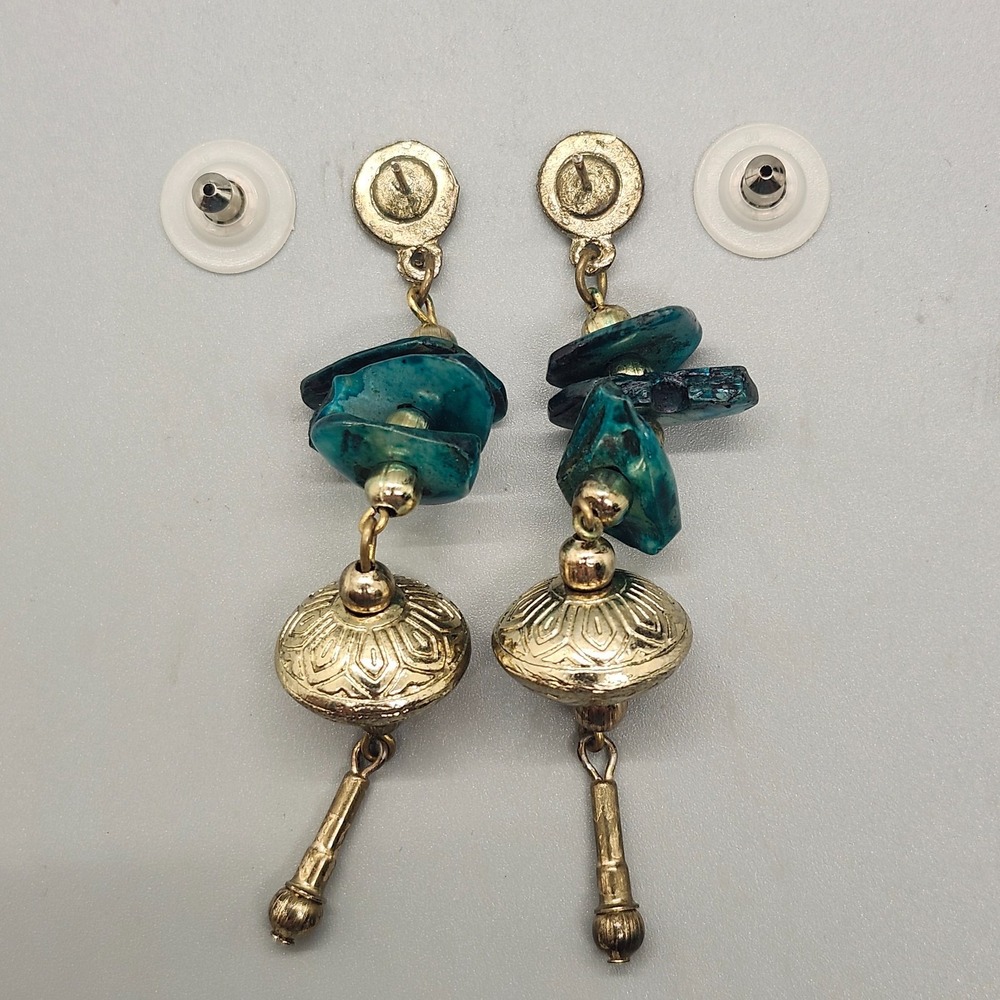 VINTAGE GREEN STONE LONG HANGING EARRINGS - Picture 2 of 4